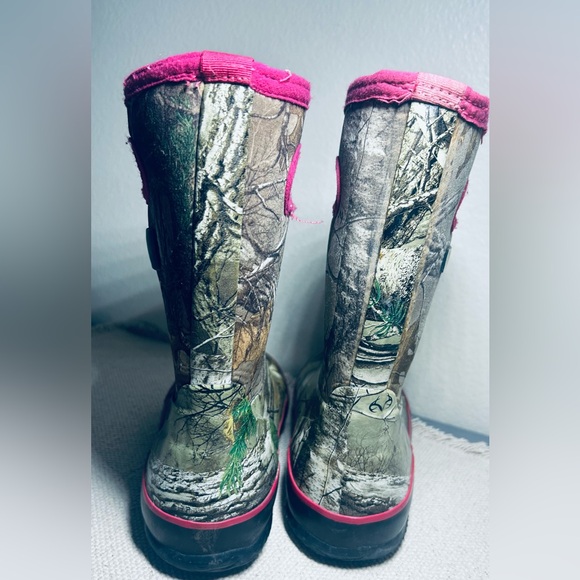 Gander Mountain Kids Camo and Pink Boots - Picture 4 of 6